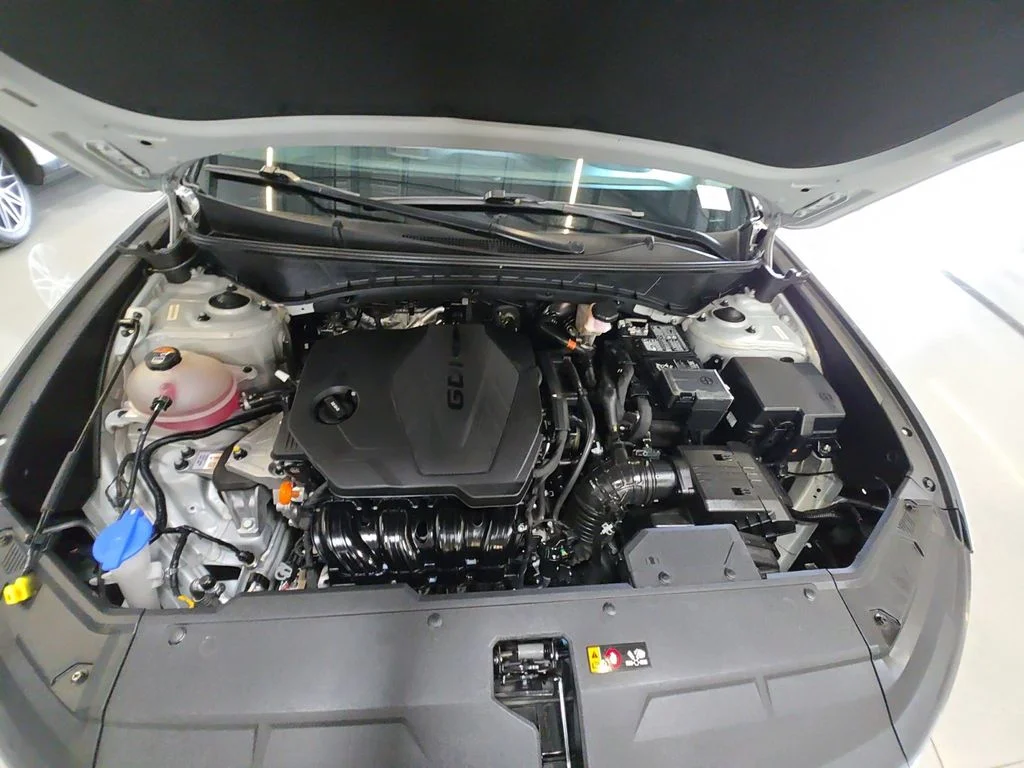 Used 2023 Silver Hyundai SEL image 30