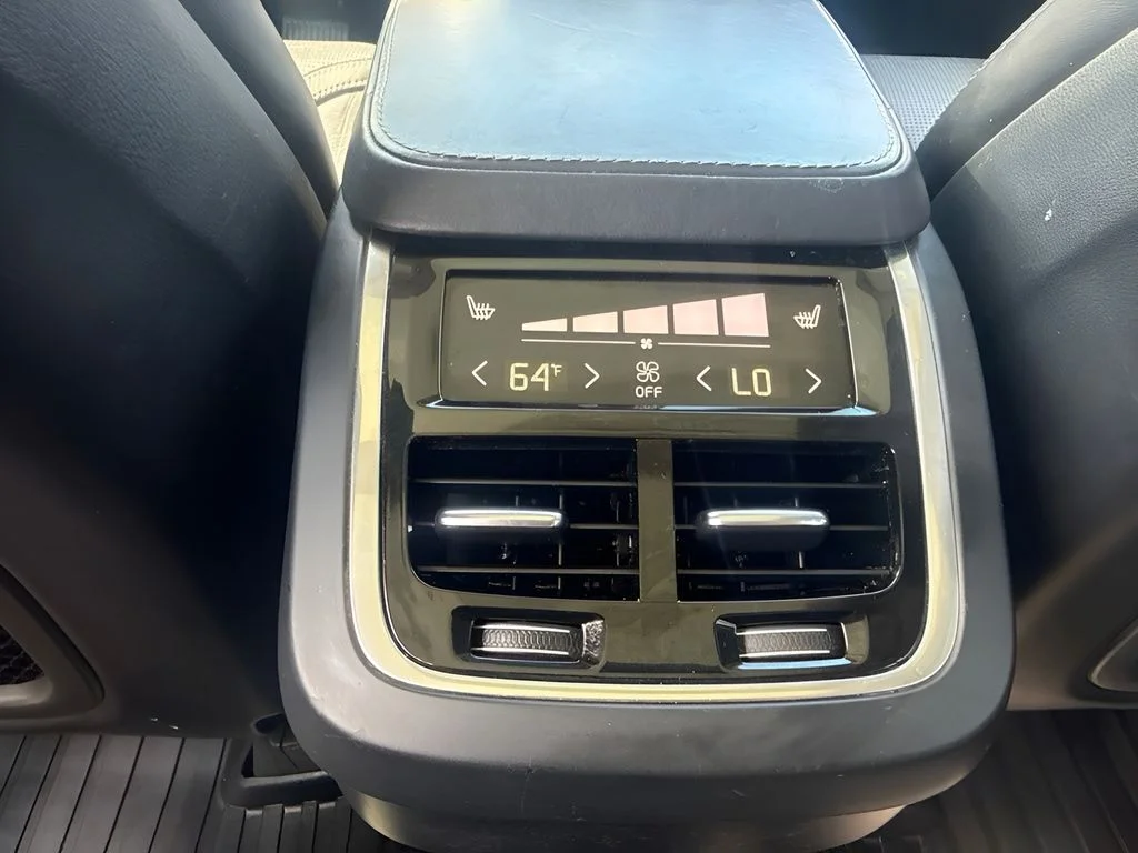 Used 2017 White Volvo T6 Inscription image 12