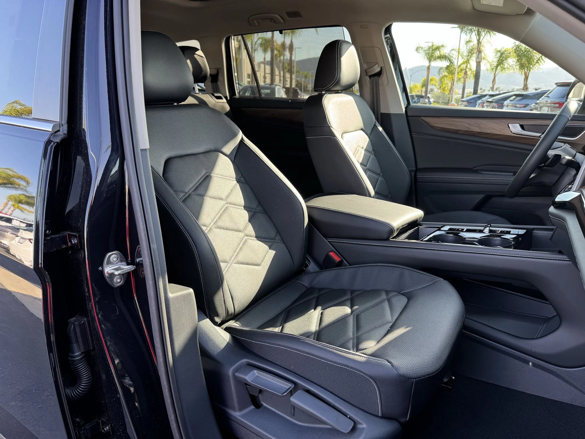 New 2026 Deep Black Pearl Volkswagen 2.0T SE w/Technology image 34