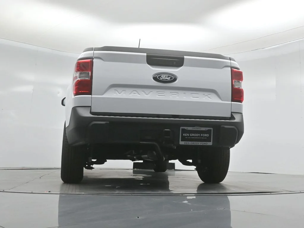 New 2026 Oxford White Ford XLT image 44