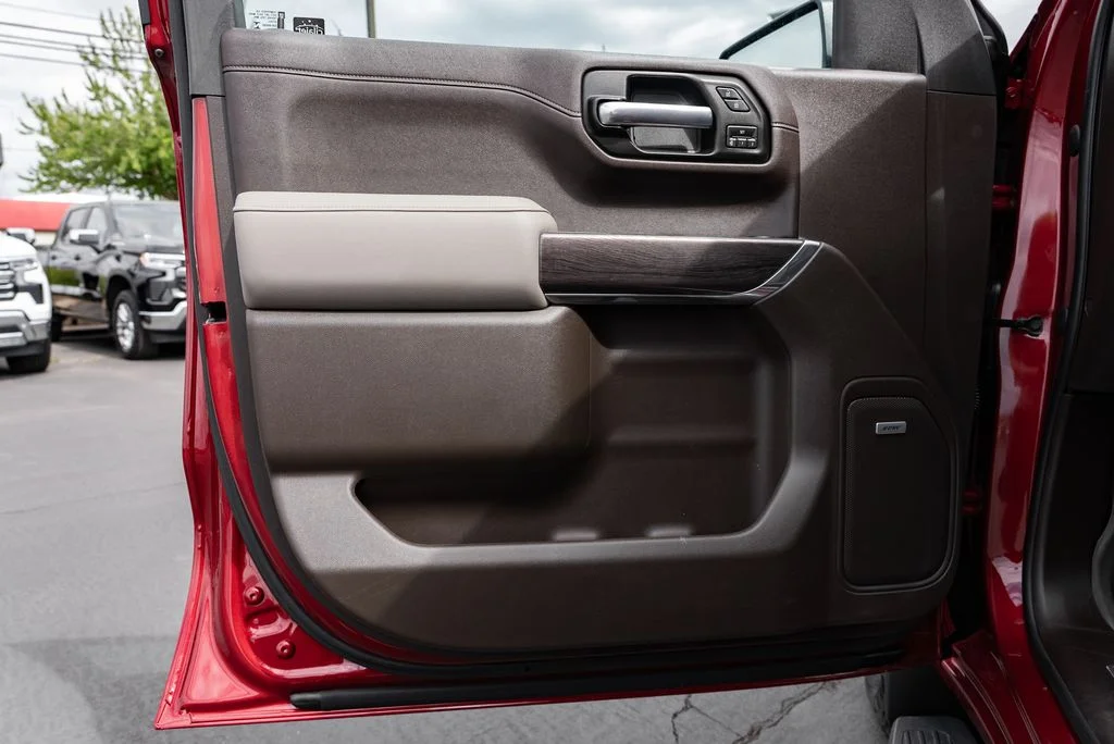 Used 2020 Cajun Red Tintcoat Chevrolet LTZ image 25