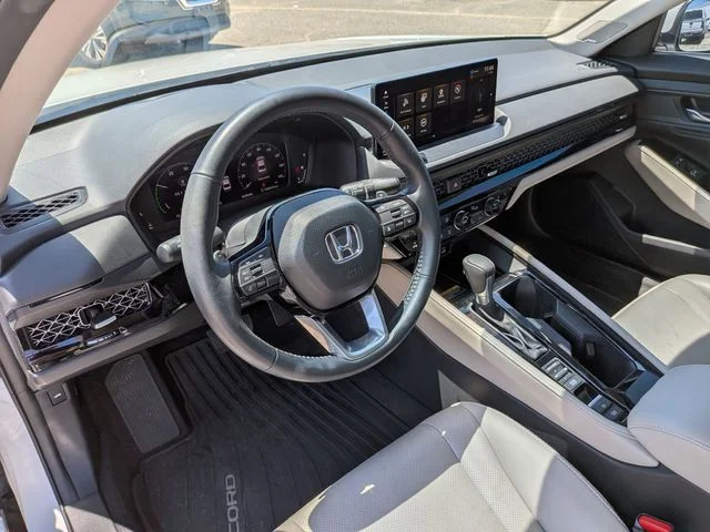 Used 2023 White Honda Touring image 34