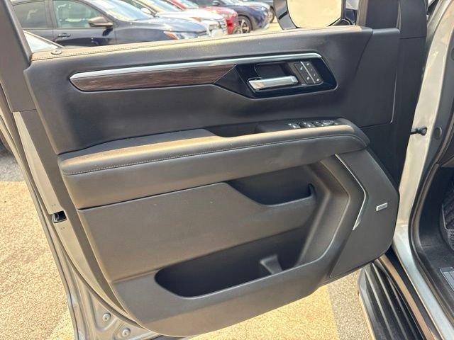 Used 2025 Gray Chevrolet LT image 33