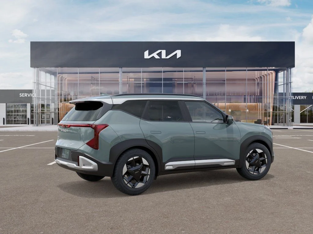 New 2027 Iceberg Green Kia EX image 5