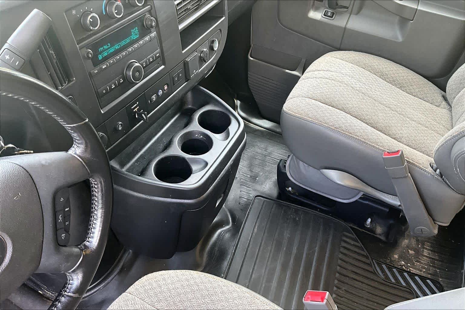 Used 2021 Summit White Chevrolet  image 14