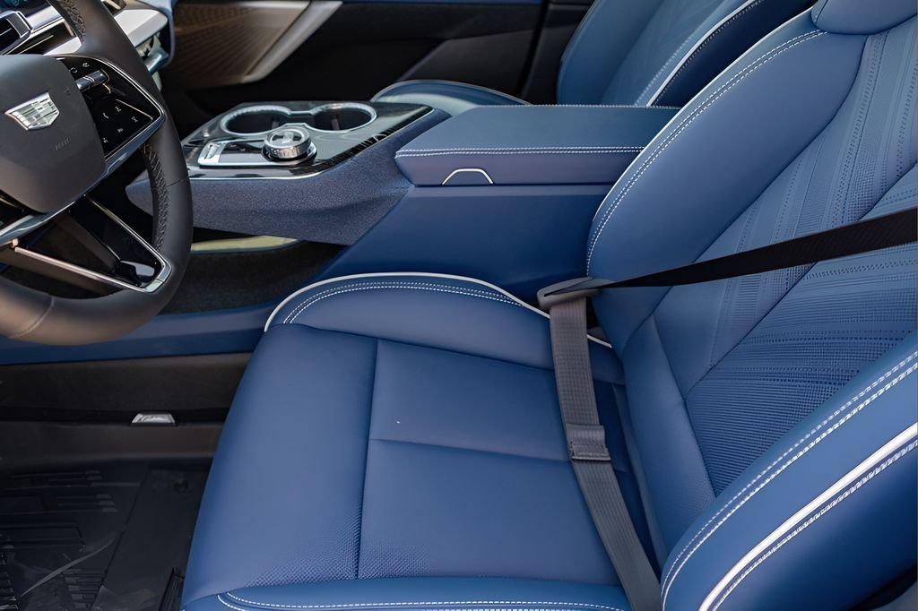 2027 Cadillac OPTIQ Premium Sport - Photo 9