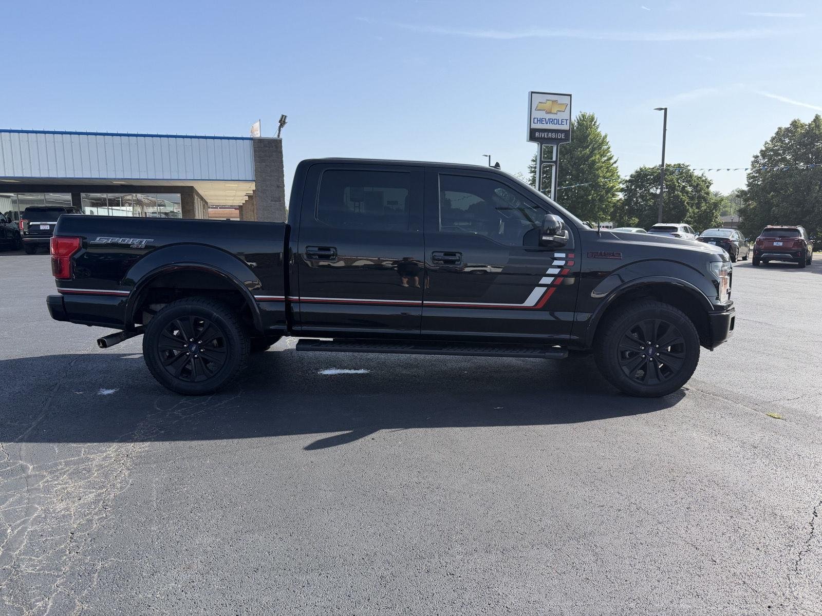 Used 2020 Agate Black Metallic Ford LARIAT image 9
