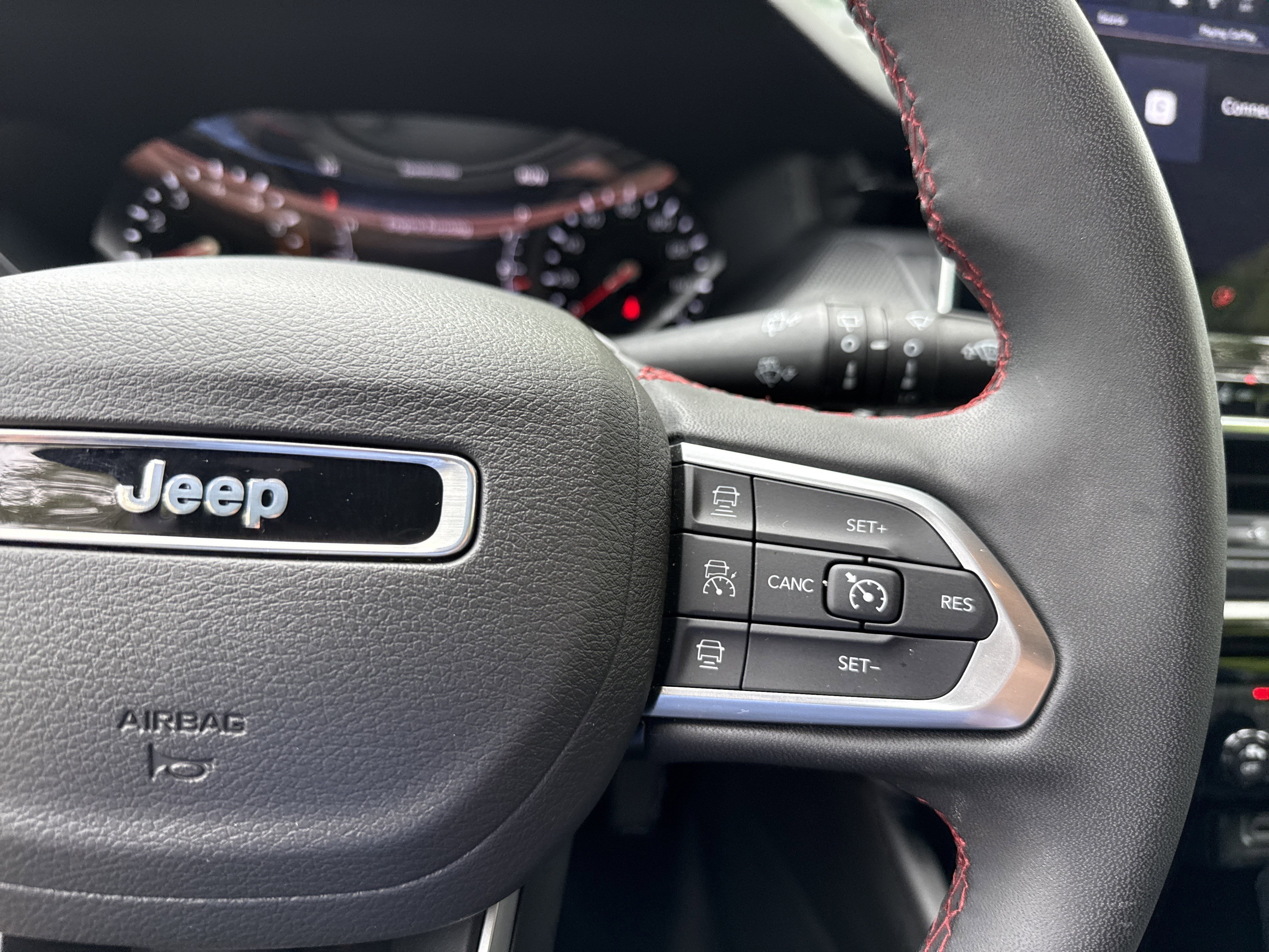 Used 2025 Bright White Clearcoat Jeep Trailhawk image 26