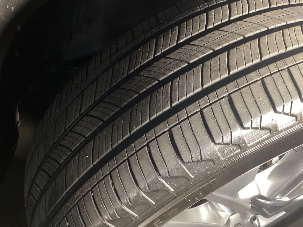 Certified Used 2025  Toyota Limited image 7