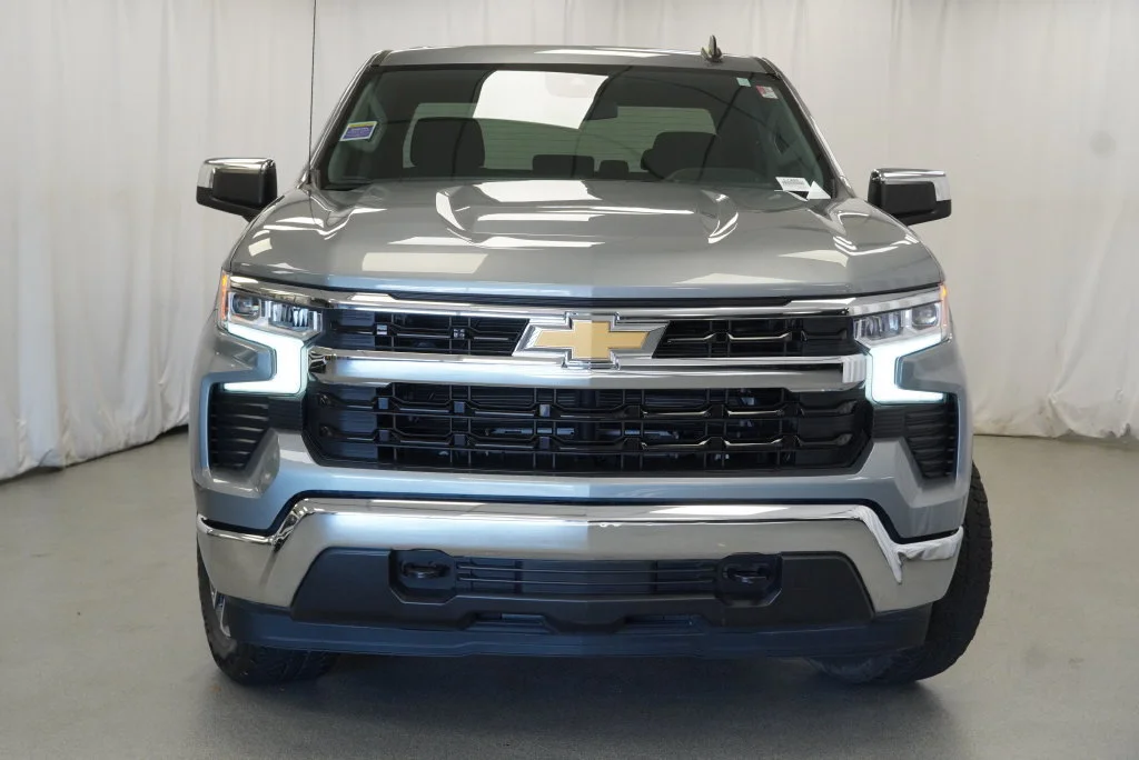Used 2023 STERLING GRAY METALLIC Chevrolet LT image 12