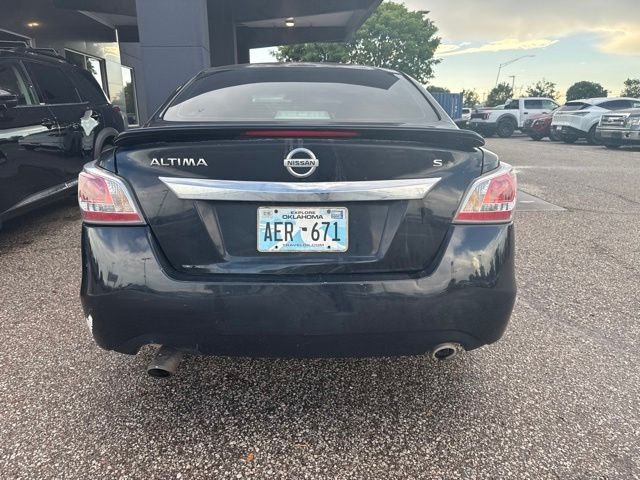 Used 2015 Black Nissan 2.5 S image 5