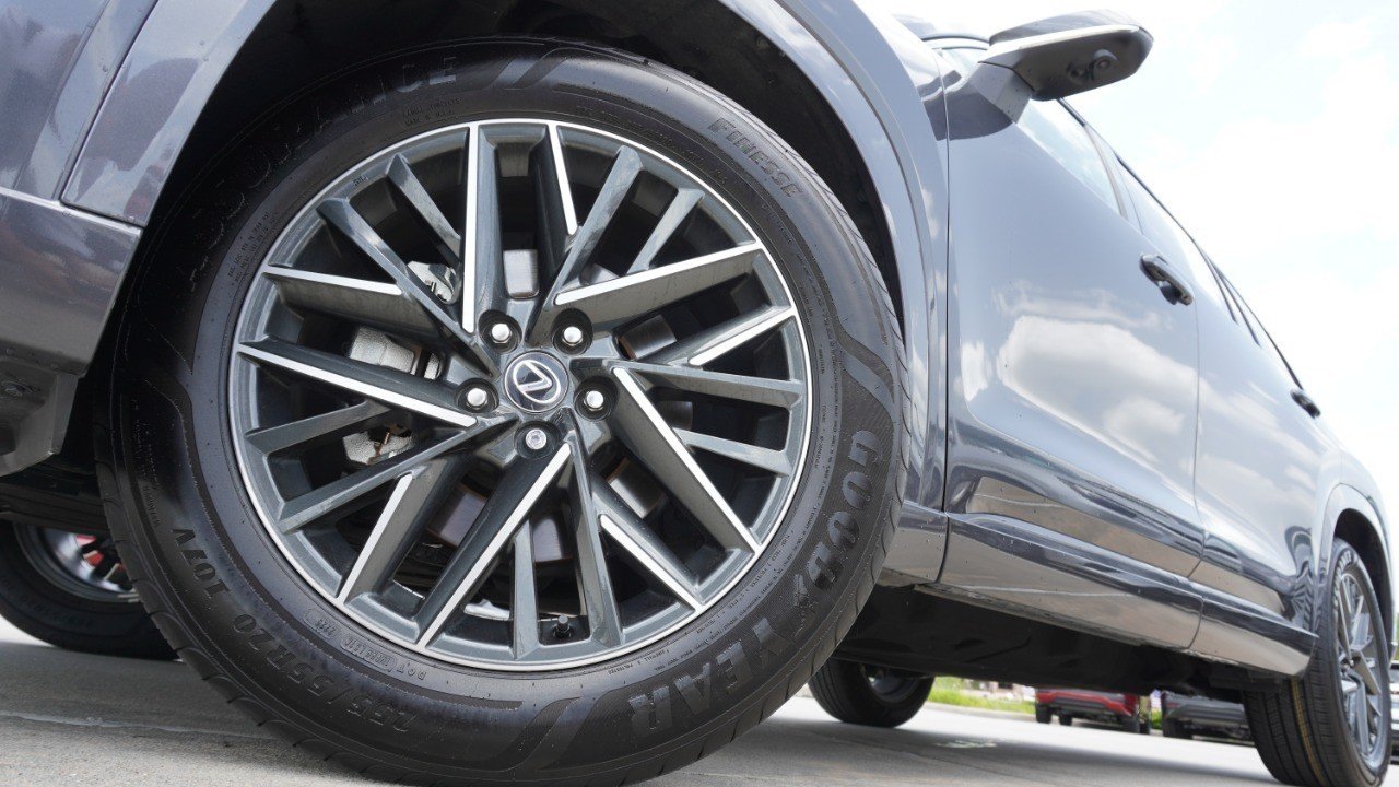 Certified Used 2025 SONIC CHROME Lexus TX 350 Premium image 11