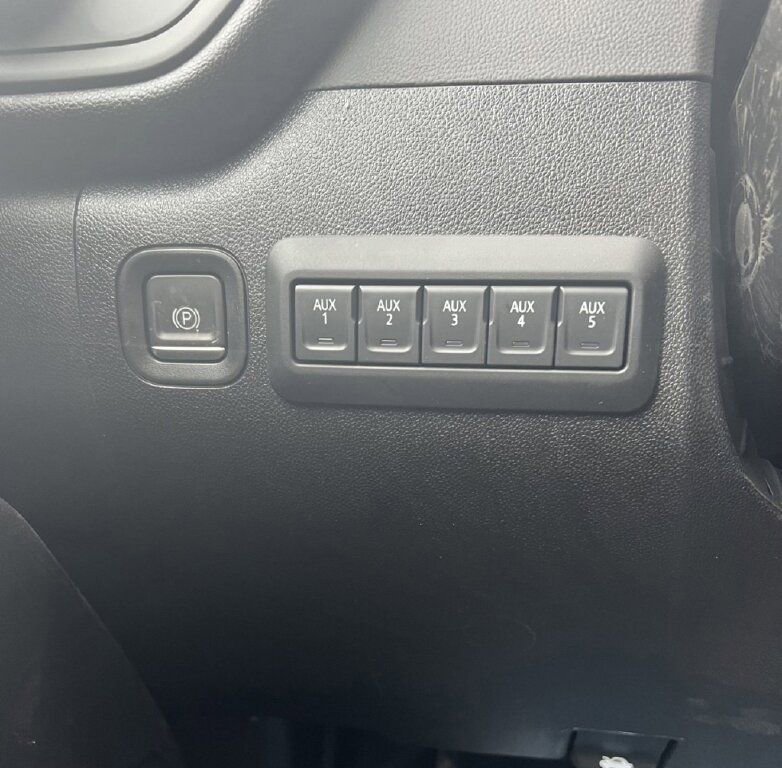 New 2024 Summit White Chevrolet Work Truck image 8