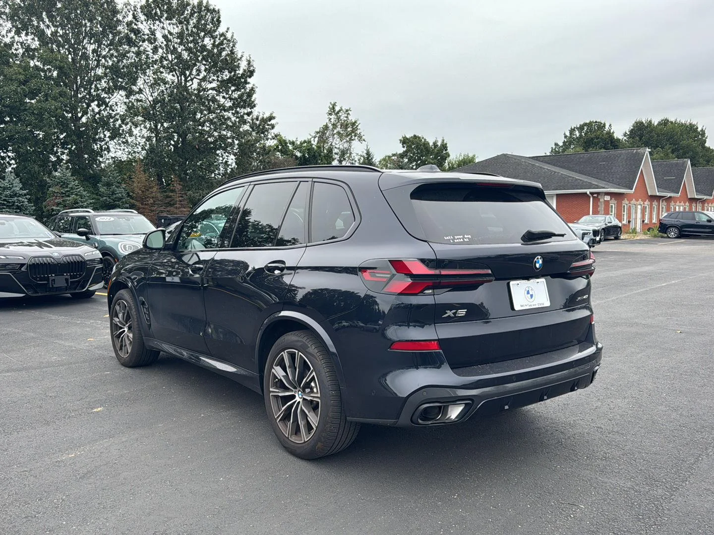 Used 2025 Carbon Black Metallic BMW xDrive40i image 5