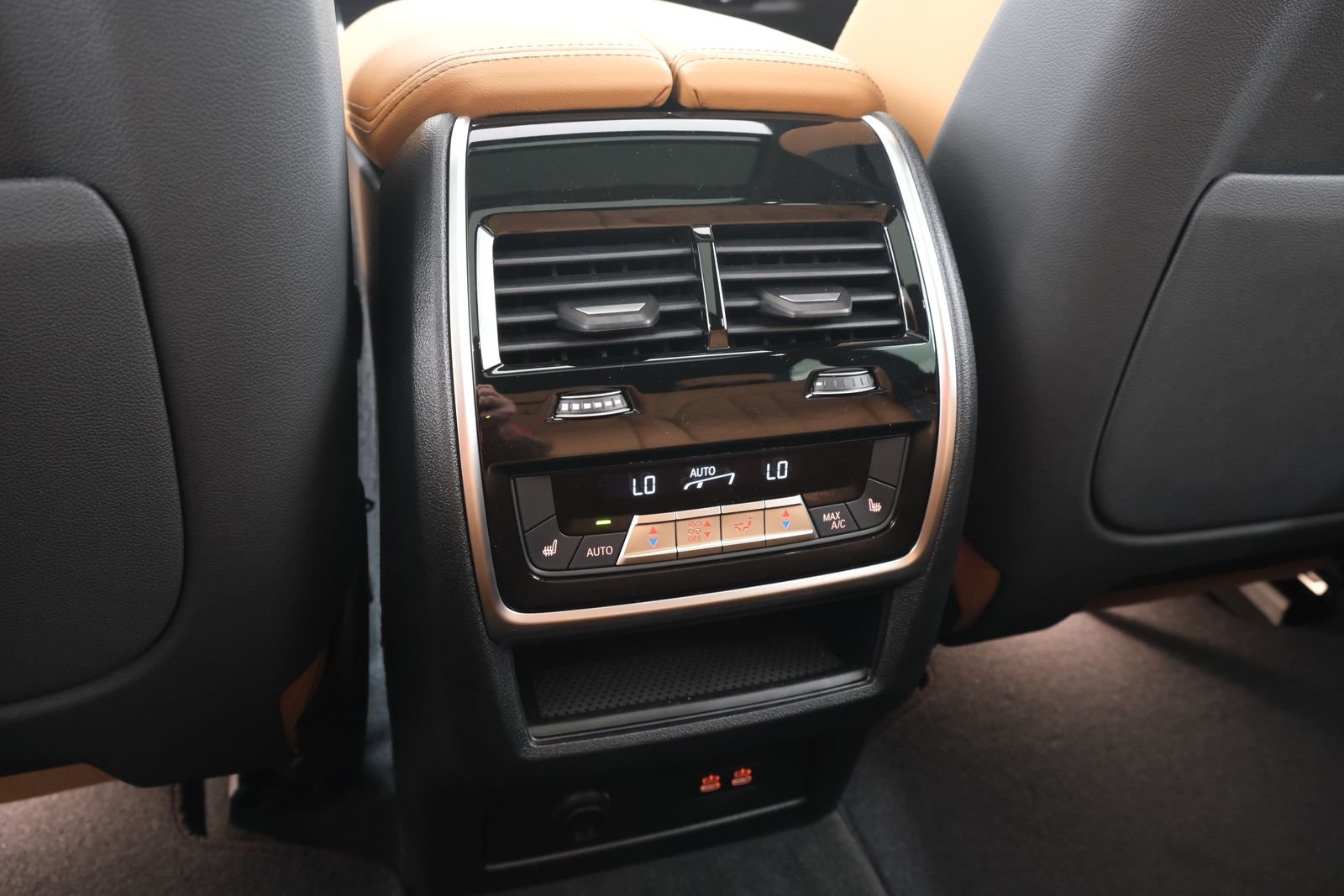 New 2026 Dravit Grey Metallic BMW xDrive40i image 59