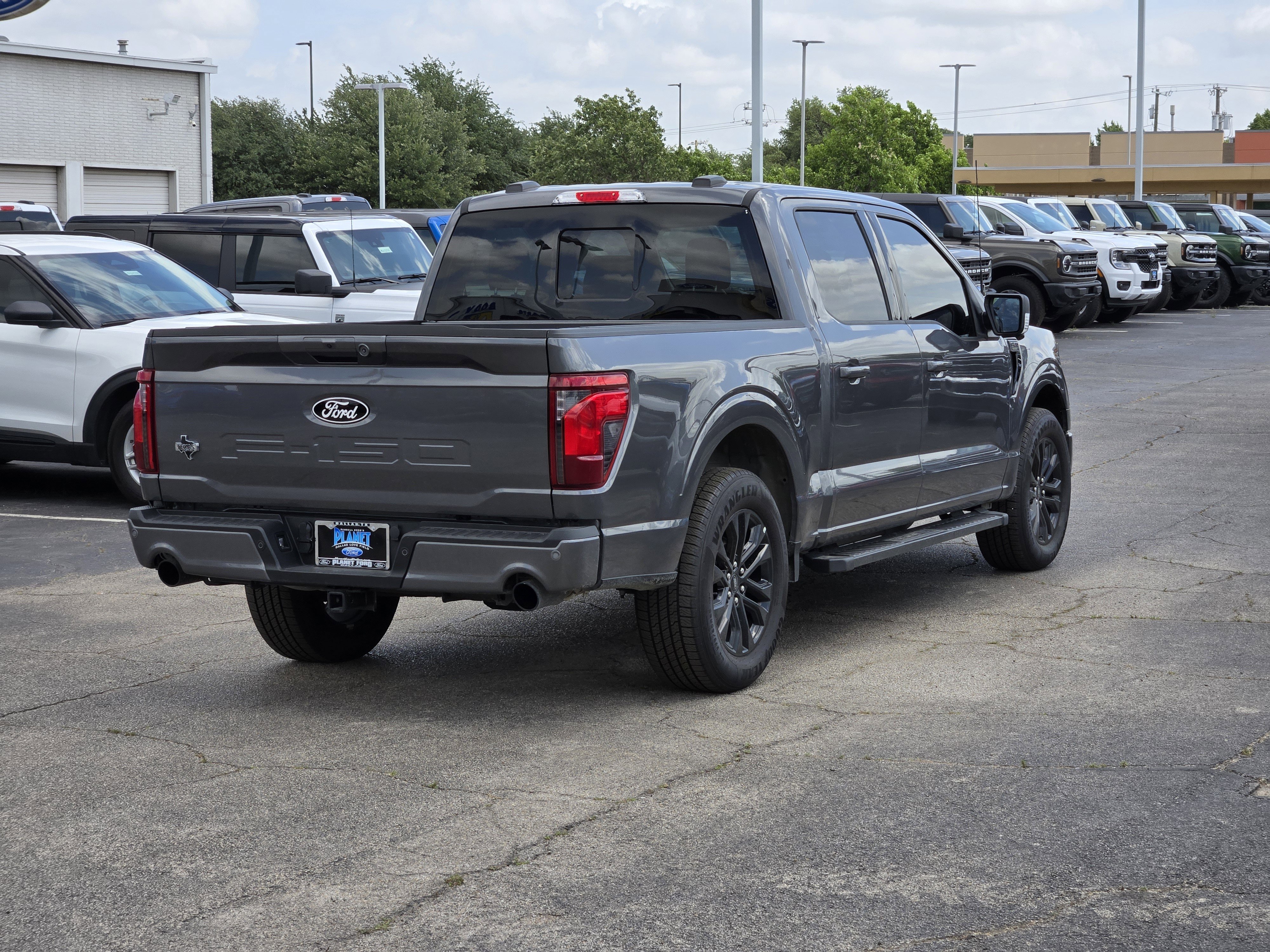 New 2026 Carbonized Gray Metallic Ford XLT image 4