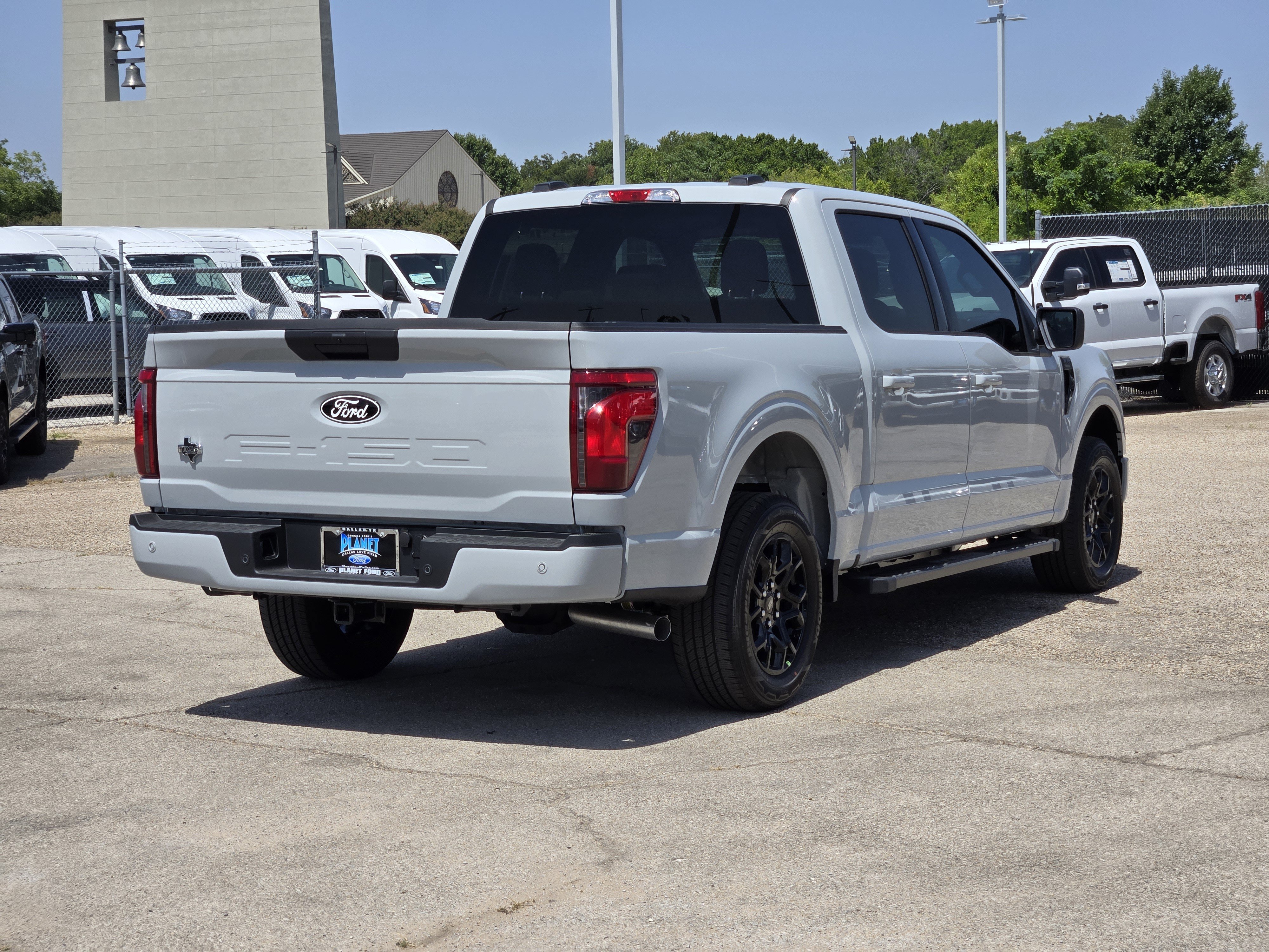New 2026 Avalanche Ford XLT image 4