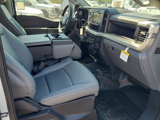 New 2026 Oxford White Ford F-450® XL image 15