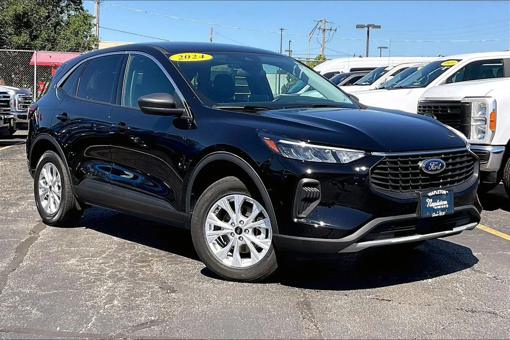 Used 2024 Black Metallic Ford Active image 35
