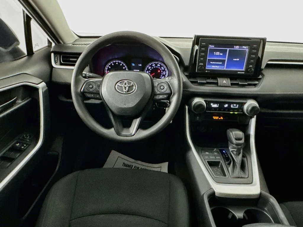 Used 2020 White Toyota LE image 26