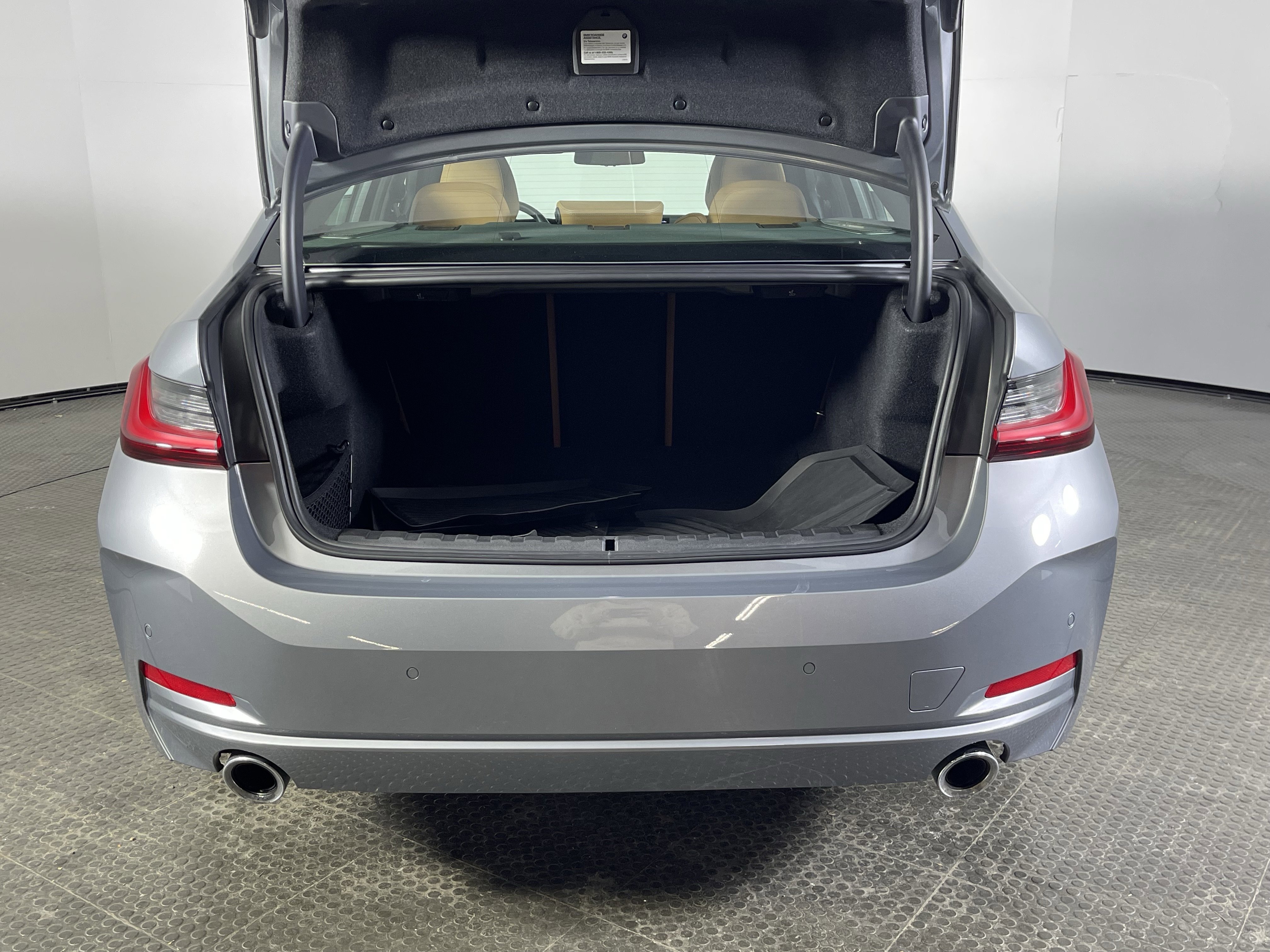 Used 2023 SKYSCRAPER GREY M BMW 330i xDrive image 8