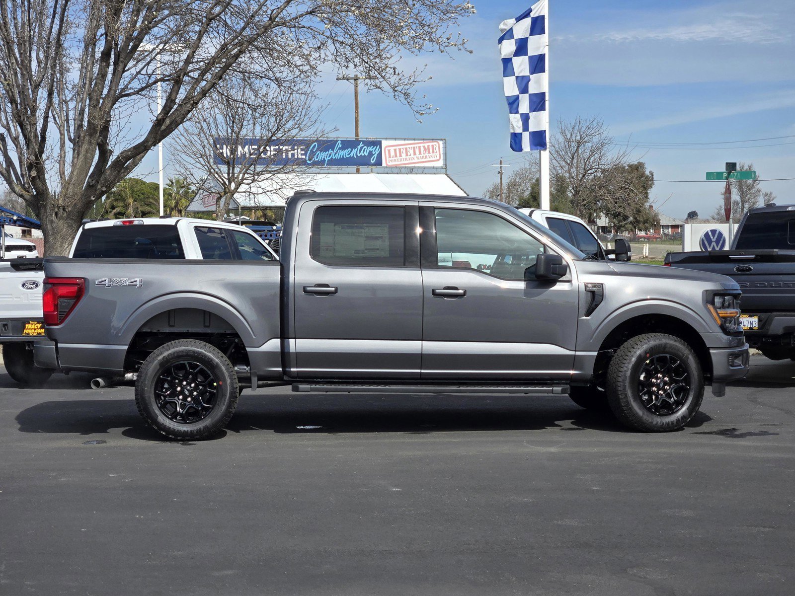 New 2026 Carbonized Gray Metallic Ford XLT image 4
