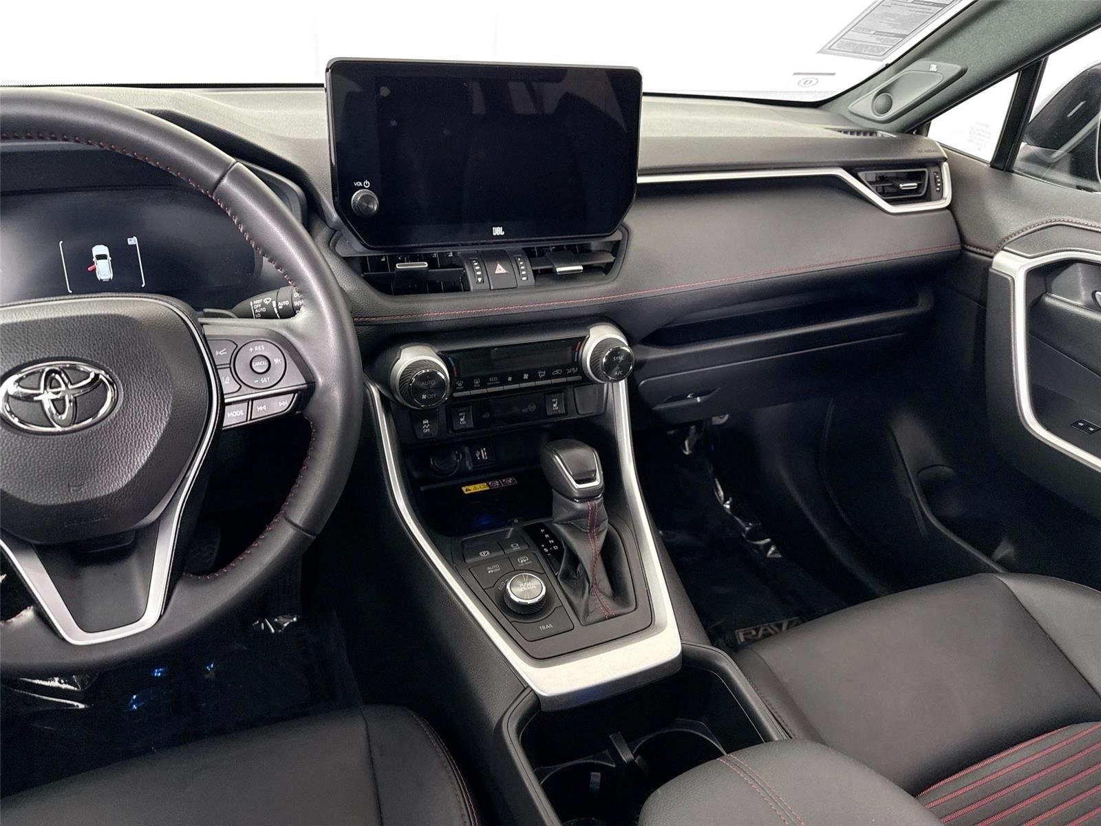 2025 Toyota RAV4 XSE - Photo 35