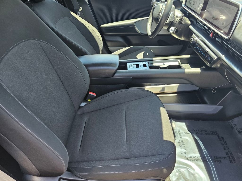 Certified Used 2024 Blue Hyundai SE image 13