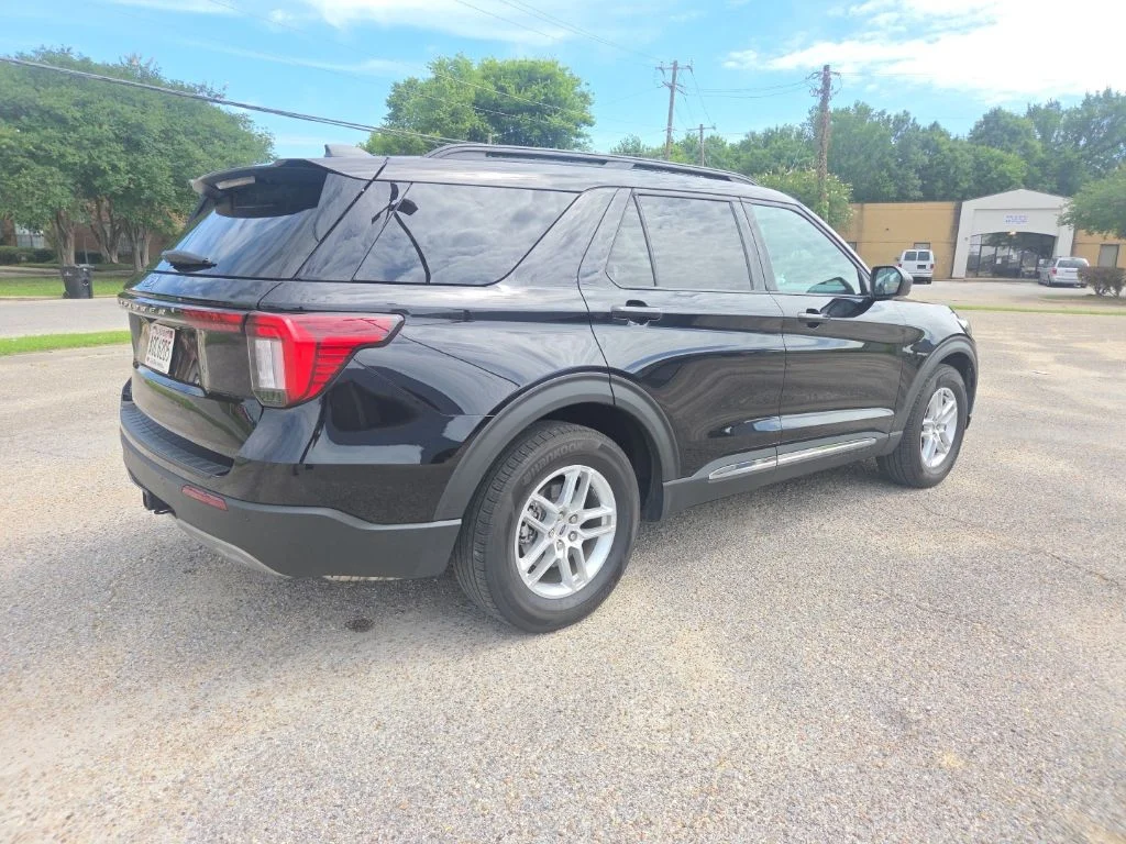Used 2025 Black Ford Active image 7