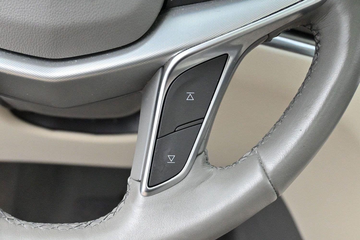 Used 2024 Argent Silver Metallic Cadillac Premium Luxury image 19