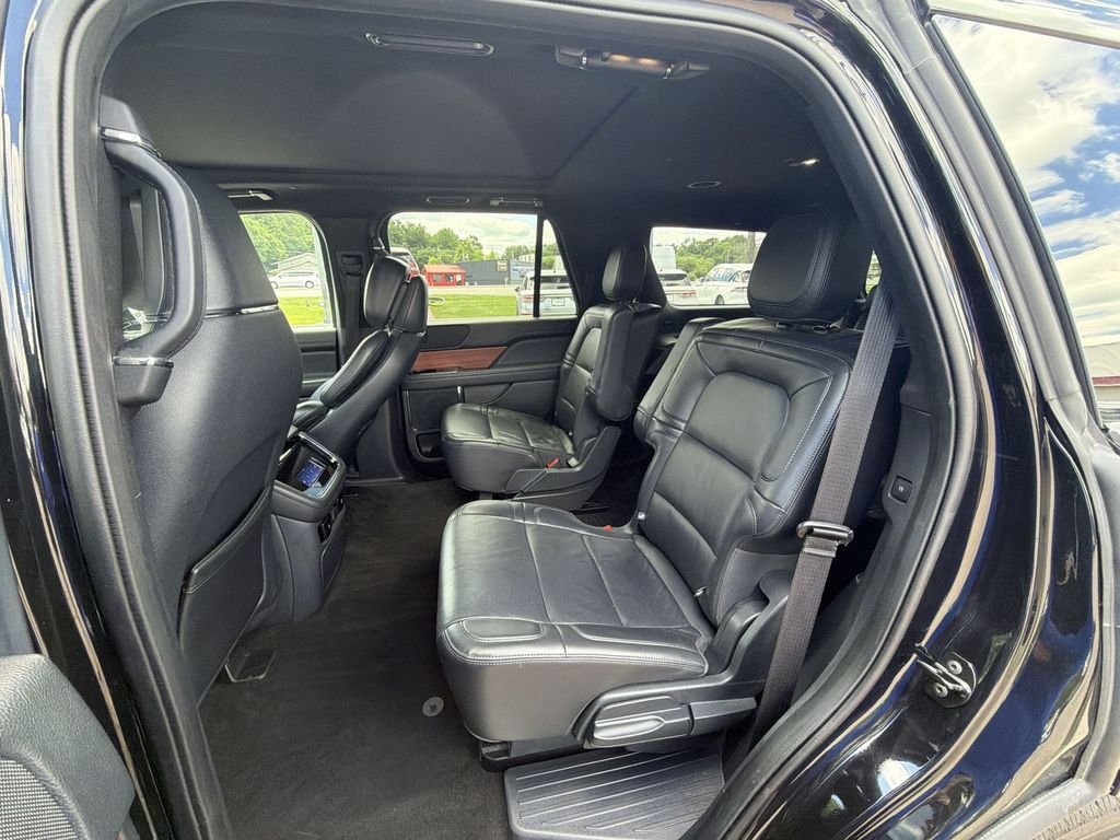 Used 2024 Black Lincoln Reserve image 23