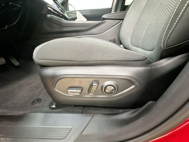 New 2026 Red Hot Pearl-Coat Exterior Paint Jeep Laredo image 15