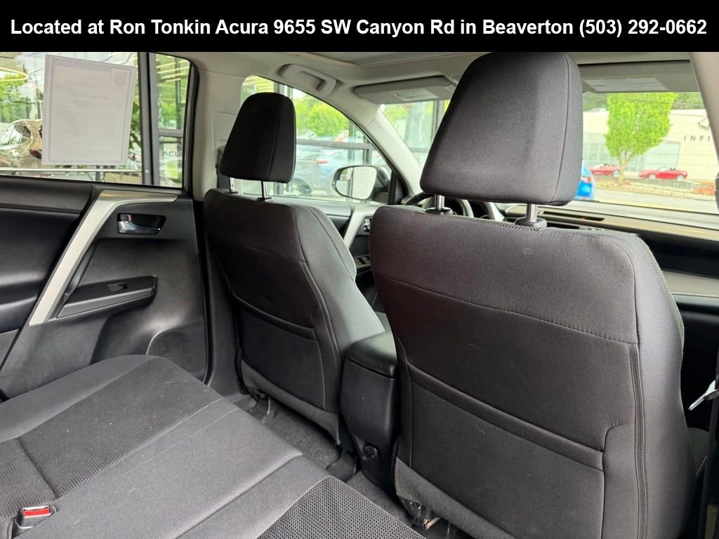 Used 2016 Silver Sky Metallic Toyota XLE image 32