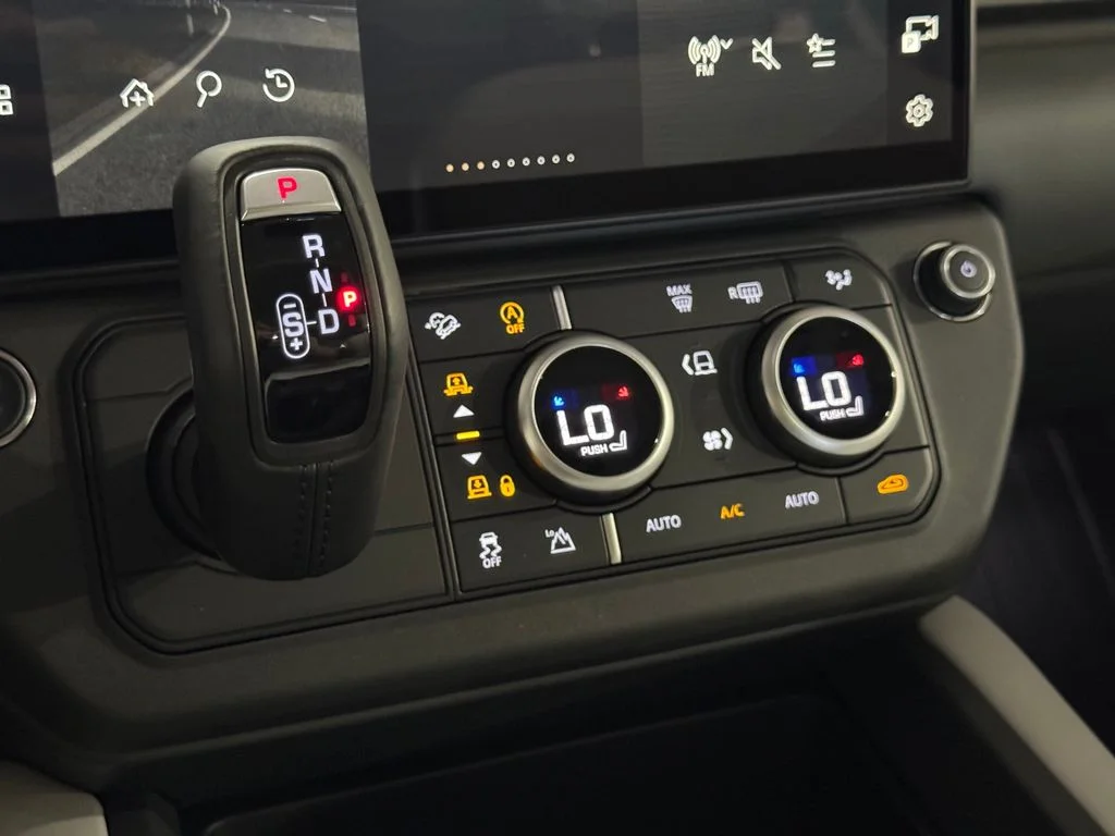 New 2026 Black Land Rover S image 21