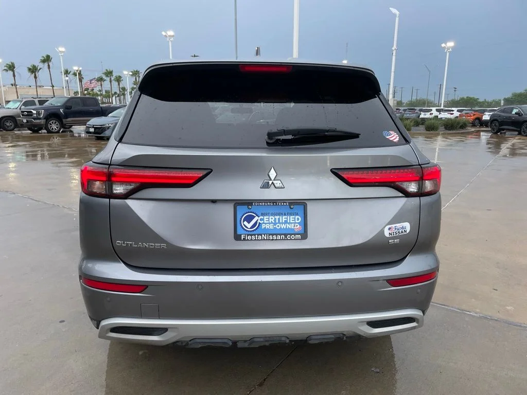 Used 2022 Gray Mitsubishi SE image 6