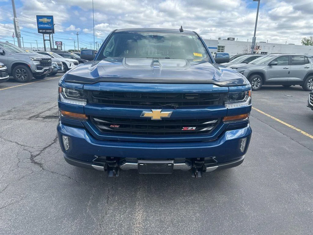 Used 2019 Deep Ocean Blue Chevrolet LT image 5