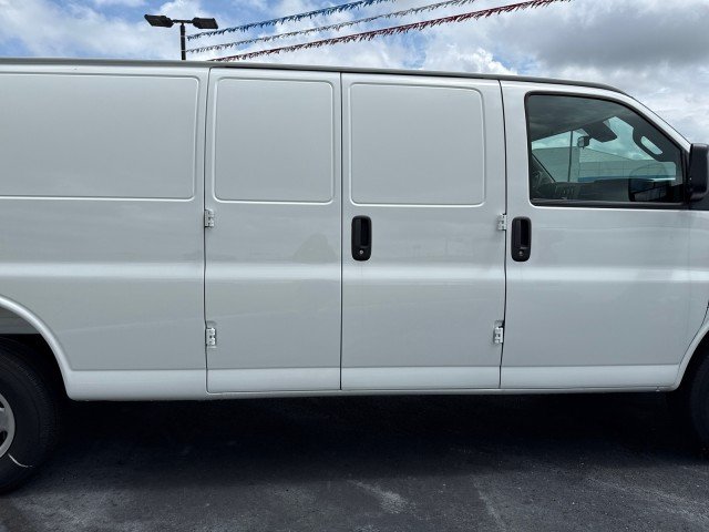 2025 Chevrolet Express Cargo Work Van - Photo 11