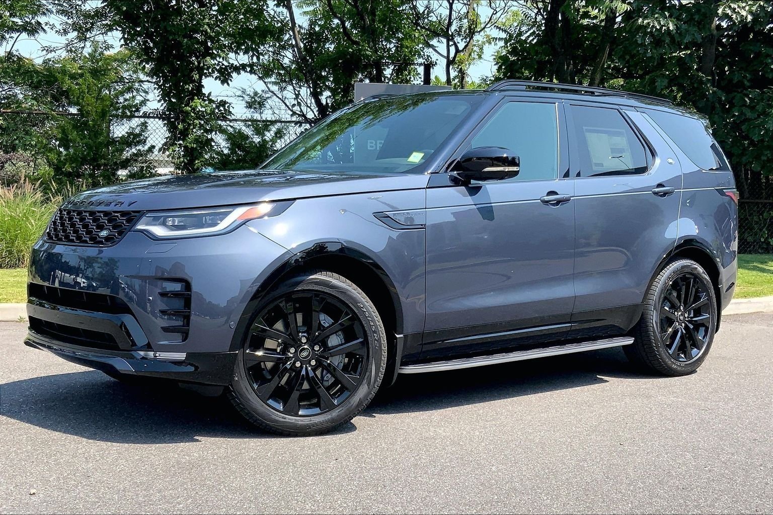 New 2026 Varesine Blue LAND ROVER Dynamic SE image 1