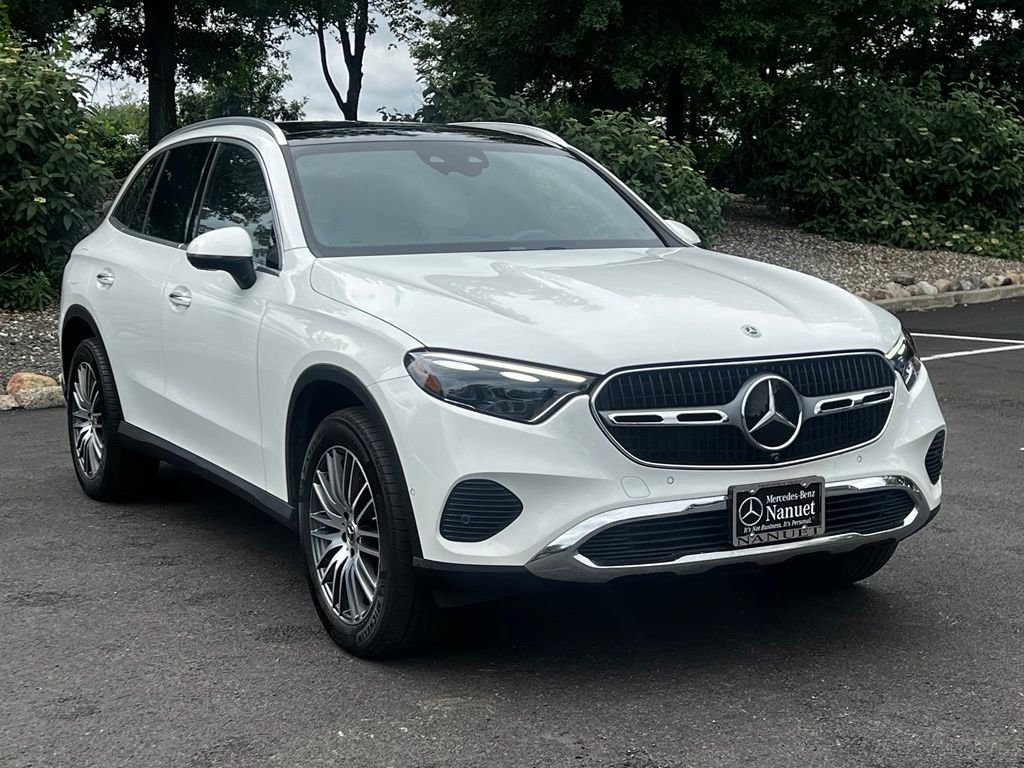 Used 2023 White Mercedes-Benz GLC 300 image 3