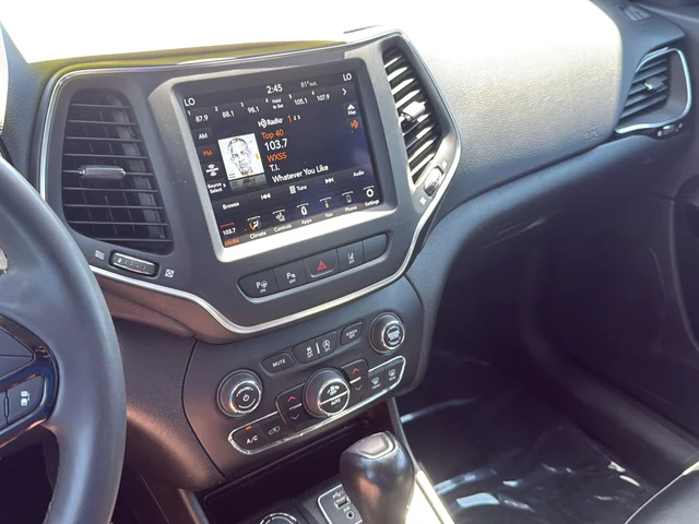 Used 2023 Black Jeep Altitude image 23