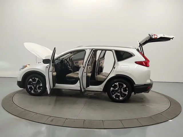 Used 2017 White Honda Touring image 12