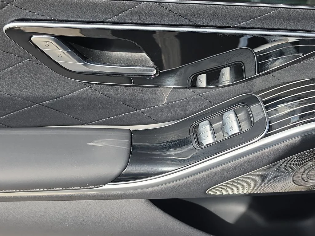 Used 2023 Black Mercedes-Benz S 580 image 12