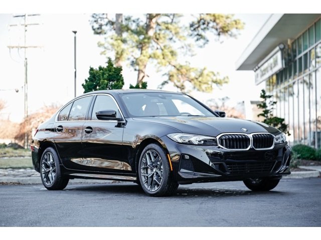 2025 BMW 3 Series 330i xDrive Sedan's photo