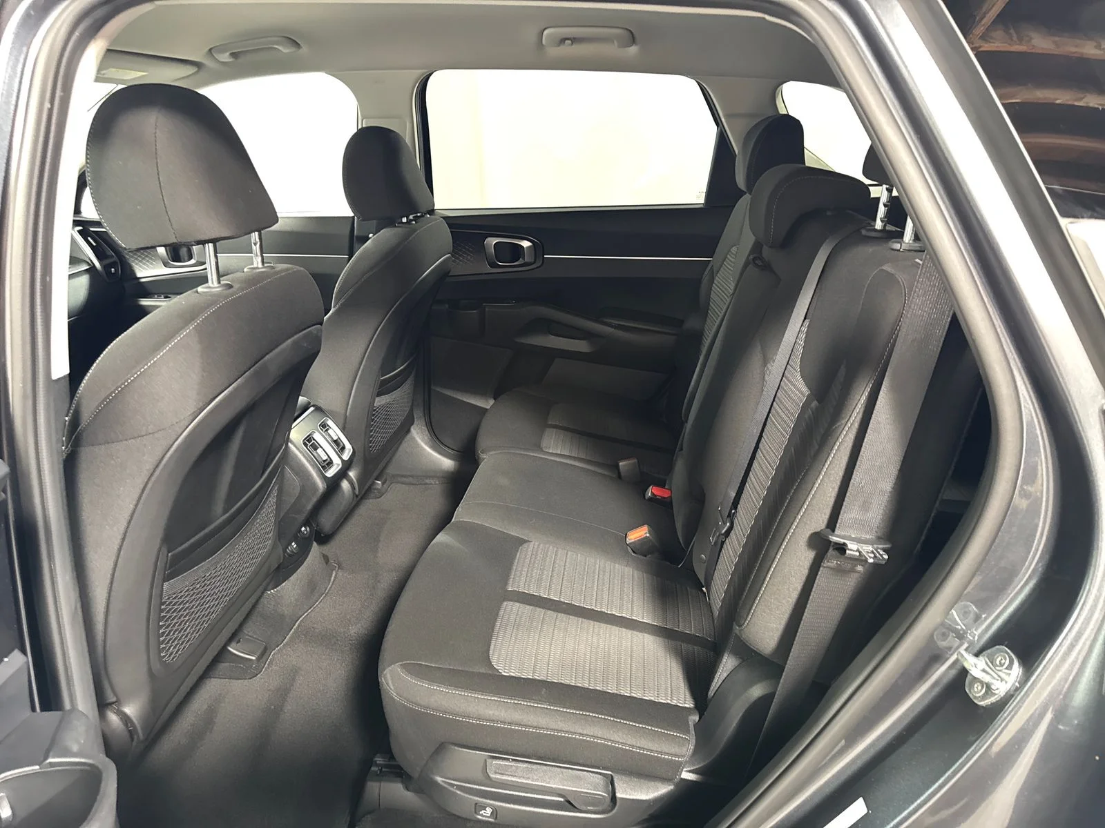 2022 Kia Sorento LX - Photo 5