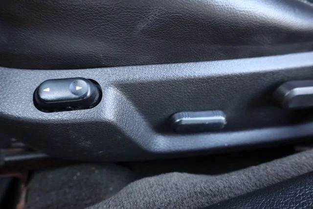Used 2014 Silver Ford V6 Premium image 17