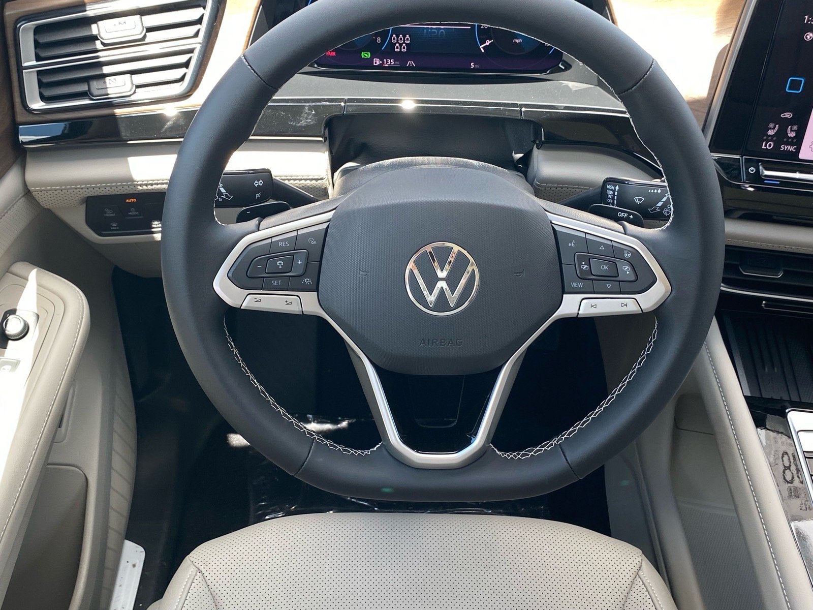 New 2026 Black Volkswagen 2.0T SE w/Technology image 5