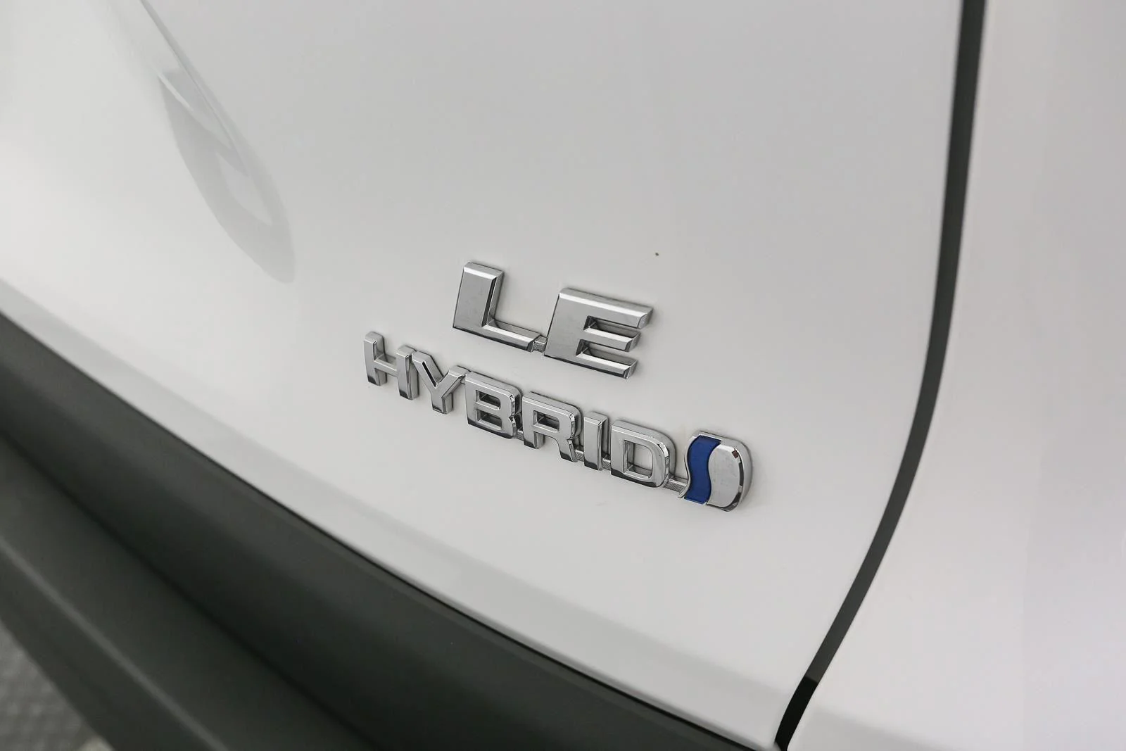 Certified Used 2024 Ice Cap Toyota Hybrid LE image 12