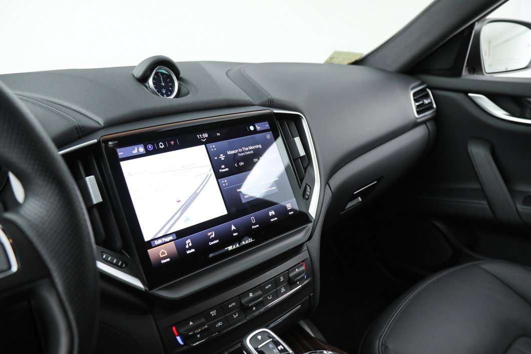 Used 2023 White Maserati Modena image 20
