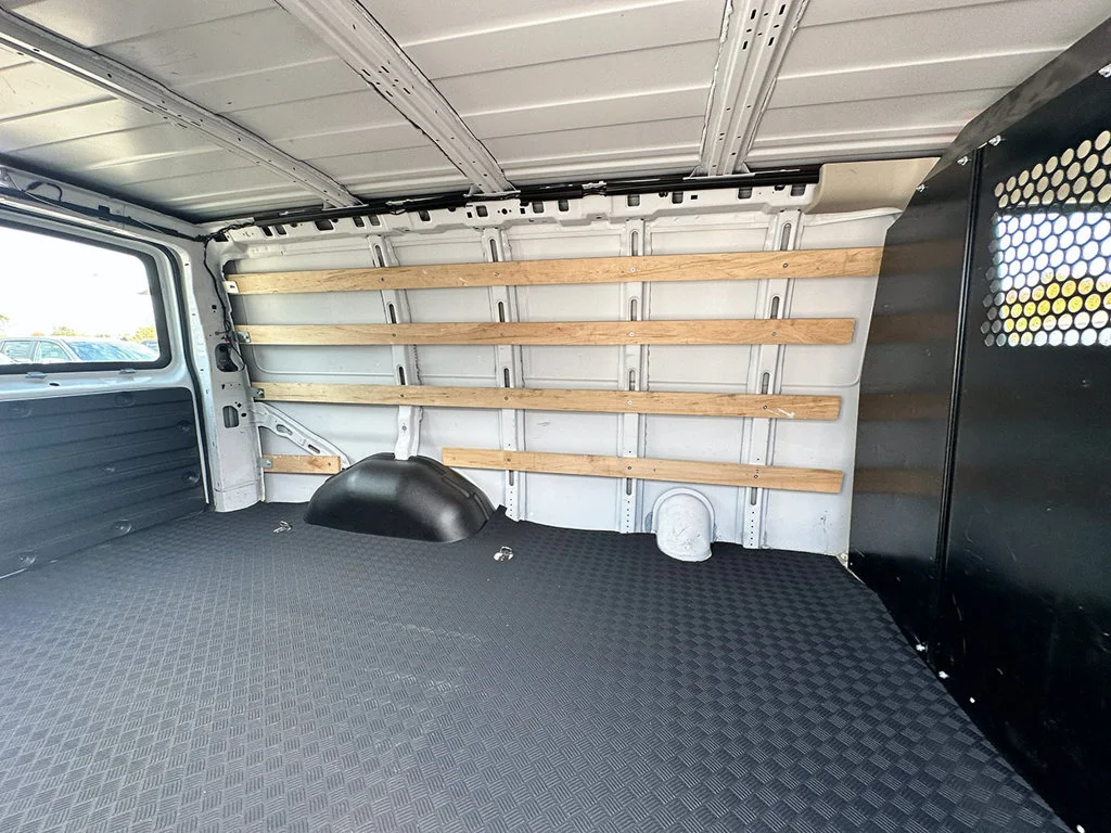 Used 2025 Summit White Chevrolet WT image 26
