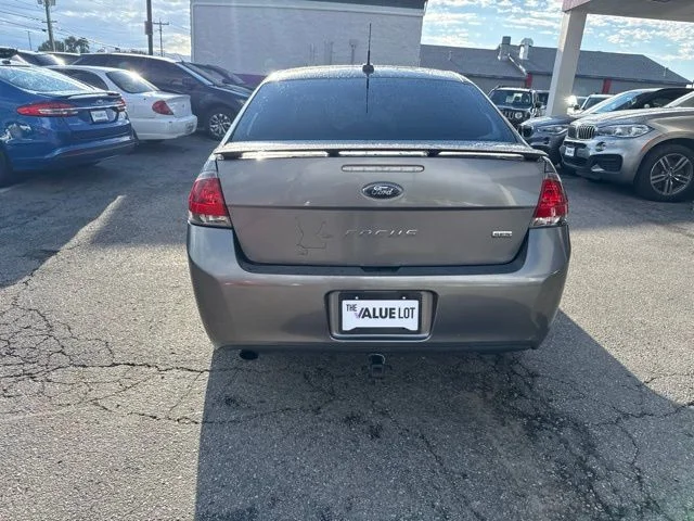 Used 2010 Gray Ford SES image 5
